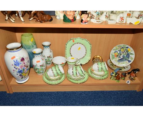 A GROUP OF CERAMICS AND GLASS, to include six Beswick birds, 'Robin' No980B, 'Chaffinch' No991B, 'Blue Tit' No992A (chip to w