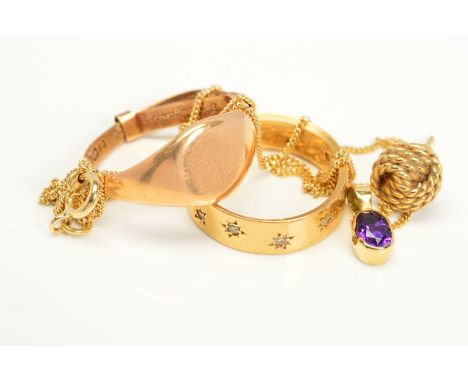 A MISCELLANEOUS COLLECTION OF JEWELLERY to include an amethyst pendant, diamond set wedding band, a signet ring and a loose e