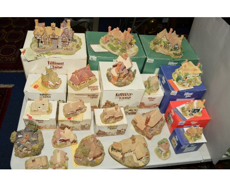 TWENTY ONE LILLIPUT LANE SCULPTURES FROM THE SOUTH EAST COLLECTION (thirteen boxed), to include 'The Kings Arms', 'Oakwood Sm