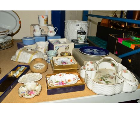 A GROUP OF CERAMICS, to include Coalport 'Countryware' jardiniere and cheese dish, boxed Wade hat box figure 'Dora' No 5, sto