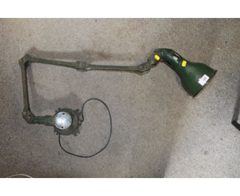 AN UNUSUAL INDUSTRIAL TYPE ENAMELLED ANGLE POISE LAMP