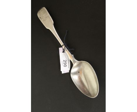 A HALLMARKED SILVER FIDDLE PATTERN TABLE SPOON, LONDON 1813, APPROX WEIGHT 67 G