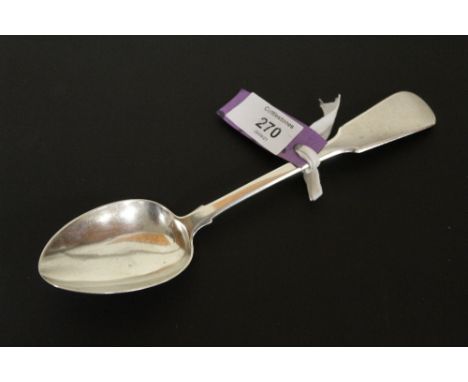 A GEORGIAN HALLMARKED SILVER FIDDLE PATTERN TABLE SPOON, LONDON 1816