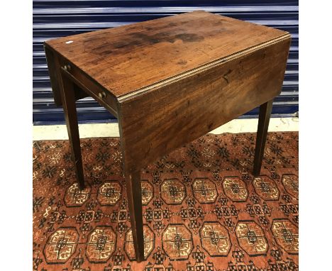 An early 19th Century mahogany rectangular drop leaf Pembroke table on square tapered legs with single end drawer 76 cm wide,