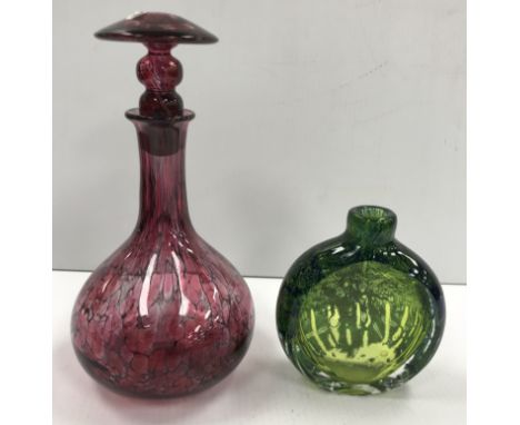 A Laugharne glass mottled pink onion shaped decanter and compressed mushroom stopper, bearing label to base, 16.5 cm high, to