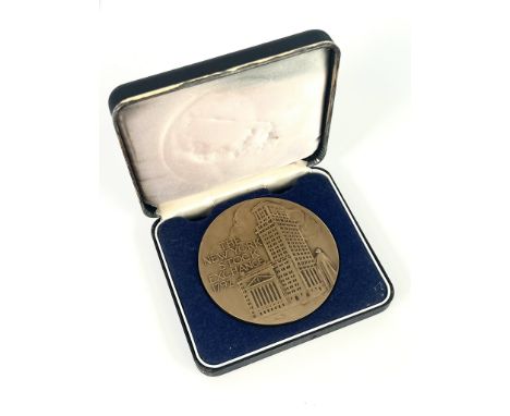 A cast commemorative 'The New York Stock Exchange' bronze medallion - issued by the Medallic Art Co., Danbury, CT, 7.6cm diam
