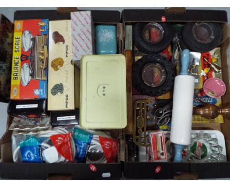 A mixed lot to include vintage Kitchenalia, ceramics, metalware and similar [2]