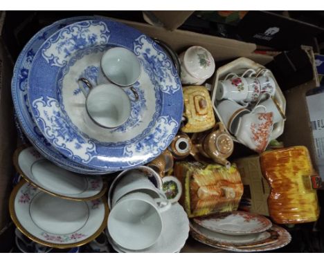 A quantity of ceramics to include Price Kensington, Limoges, Royal Worcester Palissy ware and similar.  good mixed lot to inc