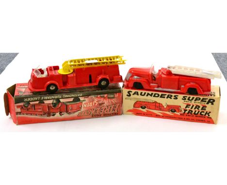 Louis Marx Friction Fire Engine With Siren plastic with driver and three piece ladder (E-G box G-F) Saunders Super c/w Fire T