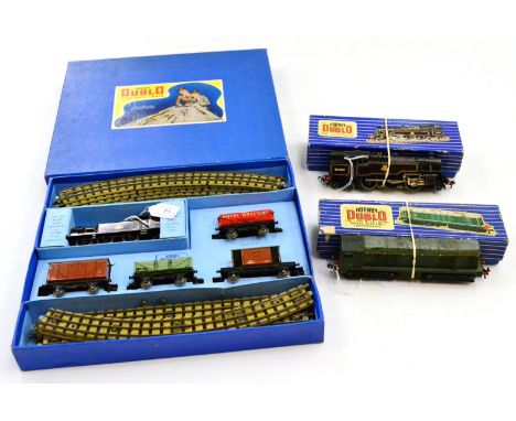 Hornby Dublo 3-Rail EDG17 Tank Goods Set consisting of 0-6-2T BR 69567 locomotive, Royal Daylight tank wagon, two other wagon