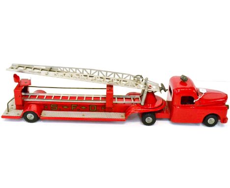 Structo Articulated Fire Engine pull along with three piece ladder and SFD decals 33'', 84cm (G-E) 