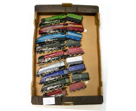 Hornby Railways OO Gauge Locomotives including Flying Scotsman, two Coronation class (both lacking nameplates), Britannia, Du