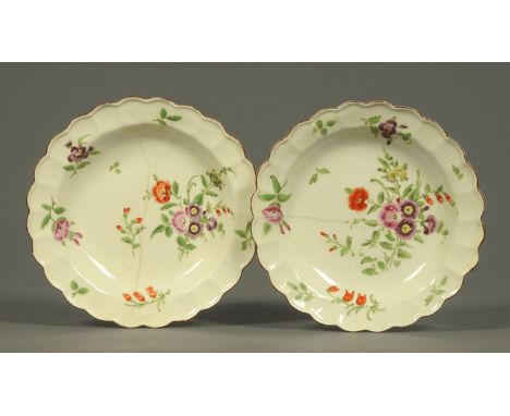 A pair of Worcester porcelain dishes with lobed edges, polychrome, decorated with floral bouquets and sprigs, third quarter 1