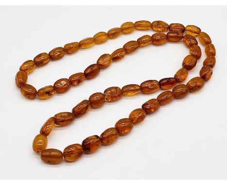 A vintage amber necklace, weight 73.2g