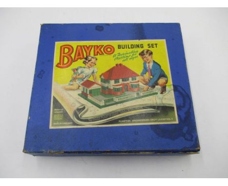A vintage boxed Bayko building Set No 1
