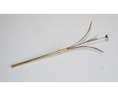 Vintage gold swizzle stick pearl set to end, (length 9cm approx). Tests as 9ct gold in parts.