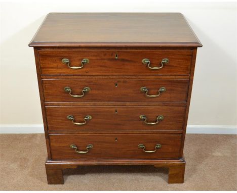 A George III mahogany chest of drawers, brass swan neck handles, stands on bracket feet, circa 1800. Width 80cm. Depth 50cm. 