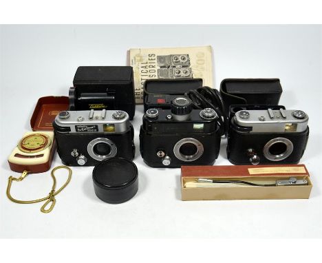 Three Robot Vollautomat Star II cameras, with various accessories. (3) Untested.