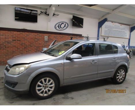 Make &amp; Model: Vauxhall Astra DesignDate of Reg: KL06 DGZColour: Silvercc: 1598MoT: 08-03-2021Fuel Type: PETROLMileage: 15