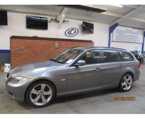 Make &amp; Model: BMW 318 SE BNS EDTN ESTDate of Reg: HY60 HSCColour: Greycc: 1995MoT: 22-11-2021Fuel Type: PETROLMileage: 15