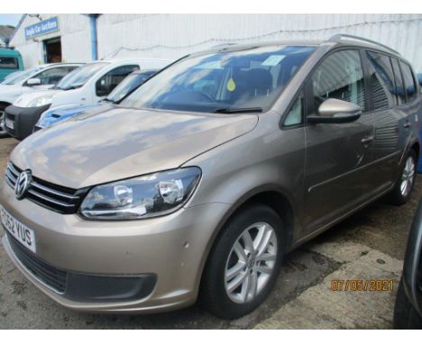 Make &amp; Model: VW Touran SE TDIDate of Reg: FG62 YUSColour: Beigecc: 1598MoT: 16-08-2021Fuel Type: DIESELMileage: 194kTran