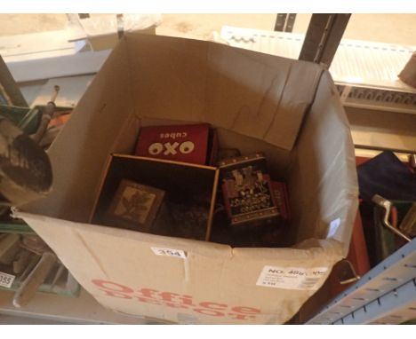 Box of vintage collectable tins 