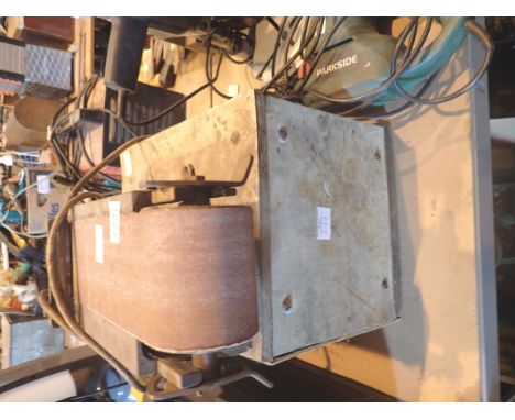 Electric bench belt sander 