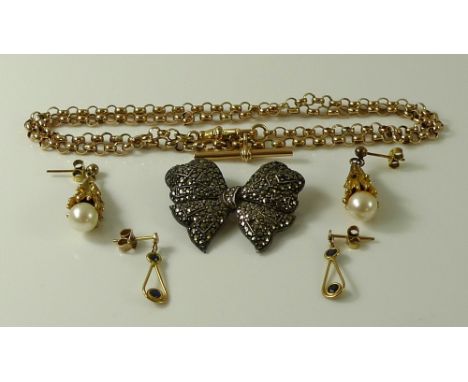 A collection of jewellery, comprising a 9ct rose gold chain with t-bar, 47cm long, 5.4g, a pair of pearl and yellow metal ear