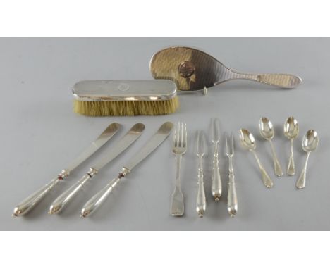 Set of three Victorian silver pickle knives and forks, by Harrison Brothers & Howson, four teaspoons, dessert fork, silver ba