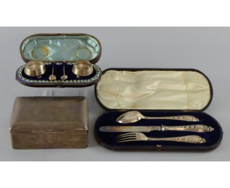 Victorian silver knife, fork and spoon set with moulded decoration, by Martin, Hall & Co., Sheffield, 1856, in fitted case, a