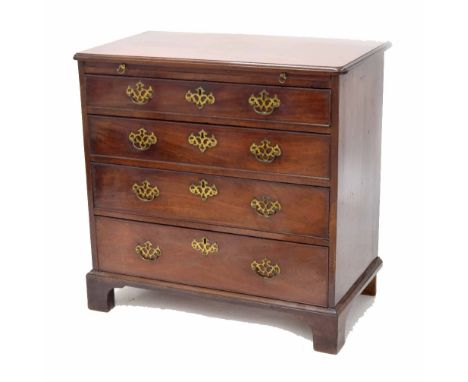 Georgian mahogany chest of drawers, the moulded top over brush slide and four graduated drawers with brass handles and escutc