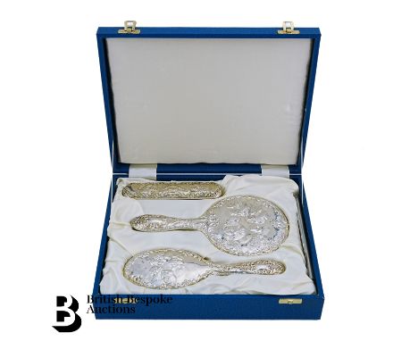 Silver vanity set, comprising mirror, brush and comb, stamped silver 925, mm B &amp; Co, in a blue presentation box, with the