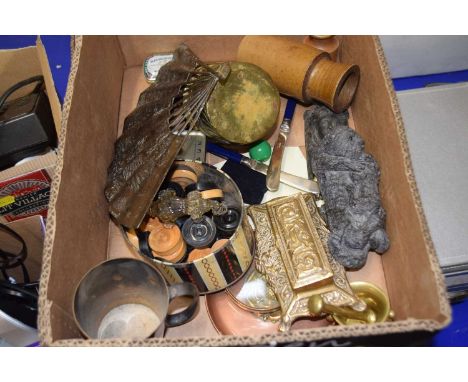 Box comprising various assorted items to include draughts set, small brass pestle and morter, small stamp box, carvings of ot