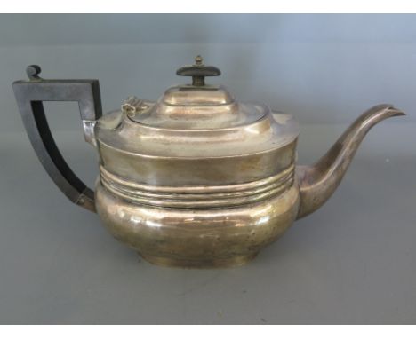 A silver hallmarked teapot - marks for Sheffield 1898 - 99 - Mappin and Webb - Total weight approx. 19.15 troy oz