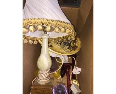 BOX CONT. TABLE LAMP, WALL PLAQUE, GLASSWARE ETC.