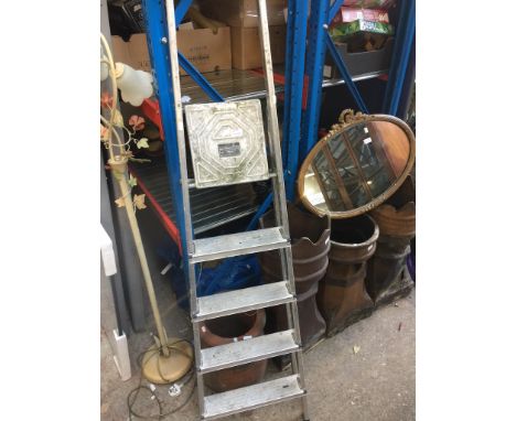 ALUMINIUM STEP LADDERS