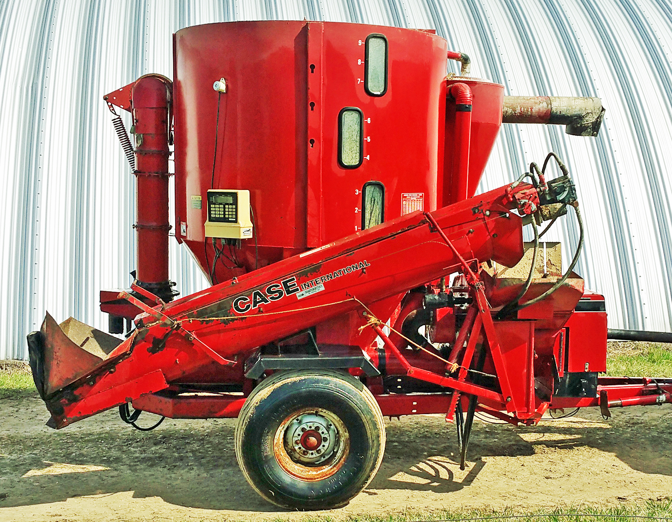 CaseIH 1250 grinder mixer w/scale