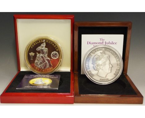 The First official 'Super Crown' to celebrate the Thames Diamond Jubilee Pageant gold plated ten crown medallion, limited edi
