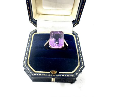 9ct gold amethyst  ring (5.1g) 