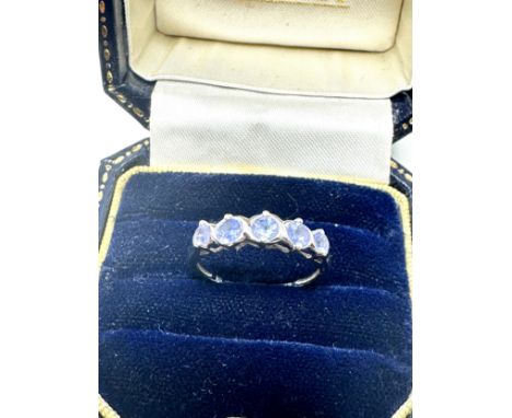 9ct white gold tanzanite  ring (1.7g) 