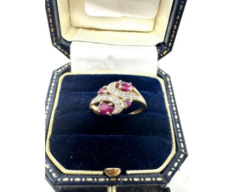 9ct gold diamond &amp; ruby dress ring (2.2g) 