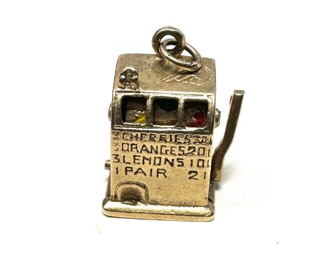 Heavy Vintage 9ct gold articulated fruit machine charm weight 7.5g makers I G Ltd 