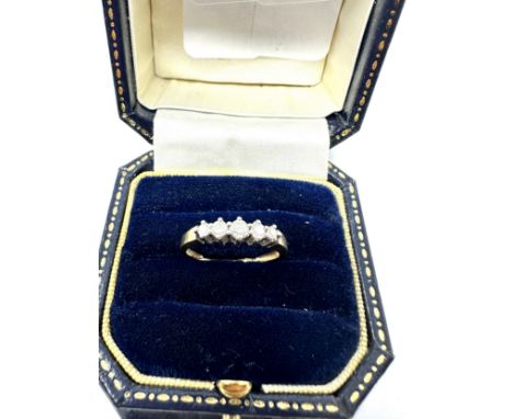 9ct gold diamond five stone ring (1.3g) 