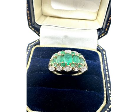 9ct gold diamond &amp; emerald ring (3g) 