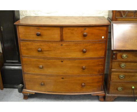 Good quality 19th Century mahogany bow front chest of two short and three long graduated drawers with knob handles and bracke