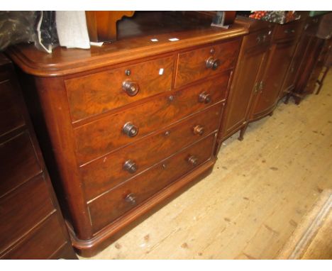 Good quality Victorian figured mahogany straight front chest, the moulded top above two short and three long drawers with mot