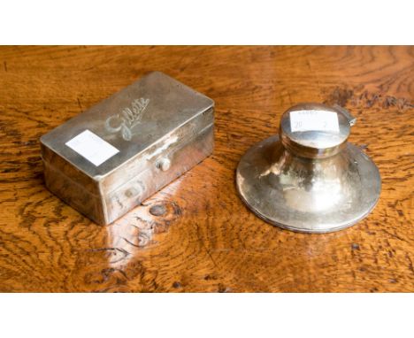 A Birmingham 1909 silver Gillette razor box and a silver capstan inkwell Birmingham 1914, gross weight 11.2ozt approx. 