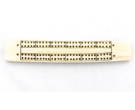 An early 19th Century marine ivory cribbage counter