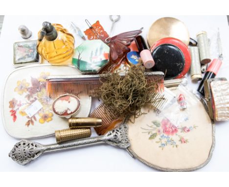 Four Art Deco powder compacts and a Stratton compact, two pill boxes, Victorian mother-of-pearl purse, silver thimble, scent 
