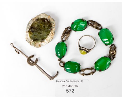 A silver hunting stock bar brooch, silver gemstone dress ring, silver bracelet with green stone and a silver brooch (4)